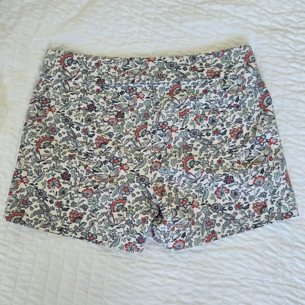 3 for $15 - LOFT The Riviera Short White 4" Multi Color Floral & Butterfly - Picture 2 of 5